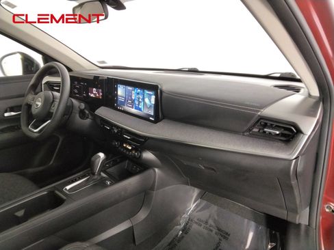 Used 2026 Nissan Kicks SV FWD image 29