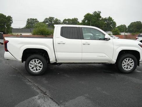 Used 2024 Toyota Tacoma SR5 RWD image 9