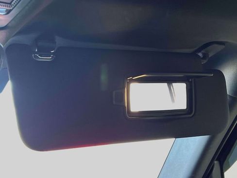 Used 2023 Land Rover Defender 110 S image 30