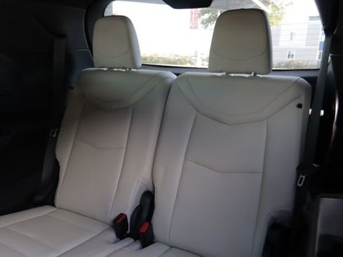 Certified 2023 Cadillac XT6 Sport w/ Technology Package image 32