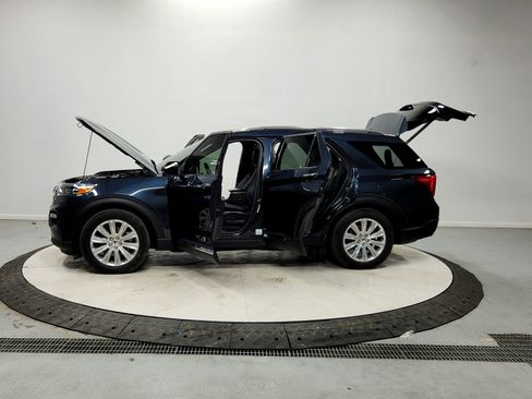 Used 2024 Ford Explorer Limited w/ Limited Technology Package image 12