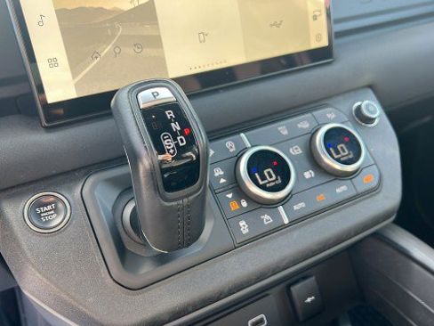 Used 2023 Land Rover Defender 130 X-Dynamic SE image 24