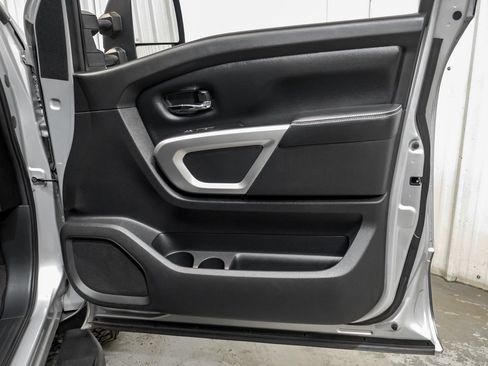 Used 2019 Nissan Titan PRO-4X AWD/4WD image 43
