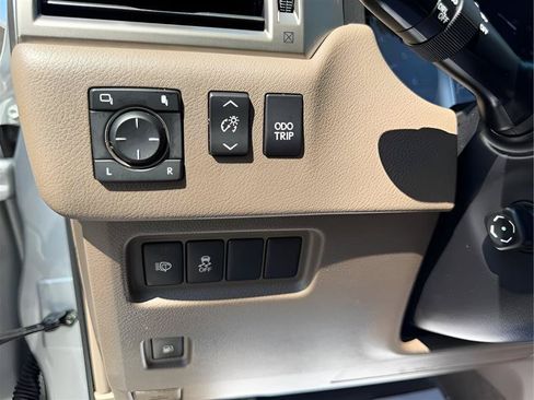 Used 2018 Lexus GX 460 Premium w/ Premium Package AWD/4WD image 23