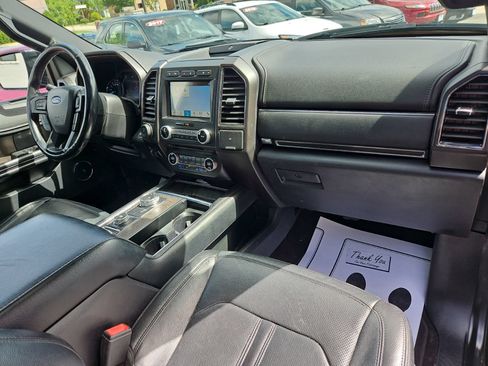 Used 2018 Ford Expedition Limited w/ Equipment Group 301A AWD/4WD image 27