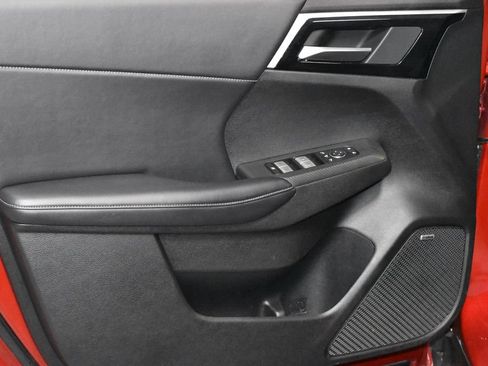 Used 2025 Mitsubishi Outlander SE AWD/4WD image 4