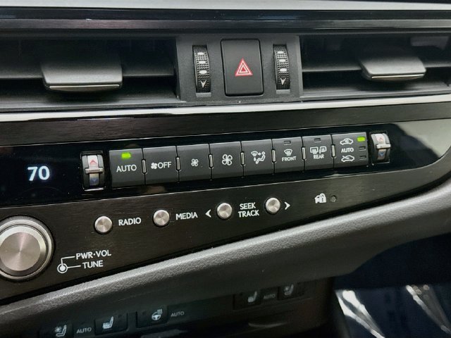 Used 2022 Lexus ES 300h w/ Premium Package FWD image 16
