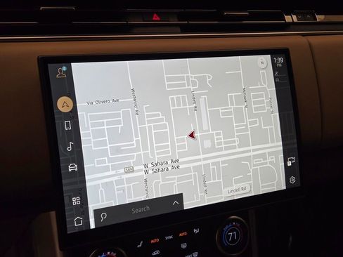 Used 2023 Land Rover Range Rover SE image 37