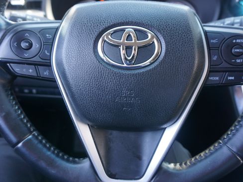 Used 2021 Toyota Venza LE image 8