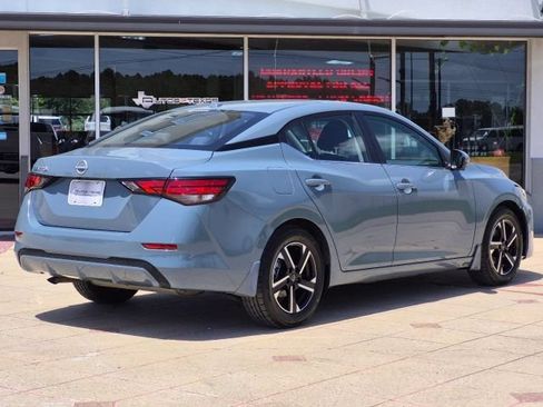 Used 2025 Nissan Sentra SV FWD image 6