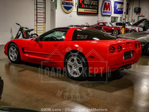 Used 1997 Chevrolet Corvette Coupe w/ Roof Pkg image 6