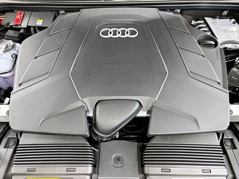 Used 2025 Audi Q8 Premium Plus AWD/4WD image 23