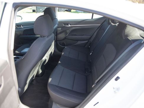 Used 2018 Hyundai Elantra SE image 18