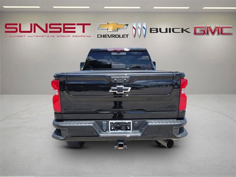 Certified 2024 Chevrolet Silverado 2500 High Country w/ High Country Premium Package AWD/4WD image 5