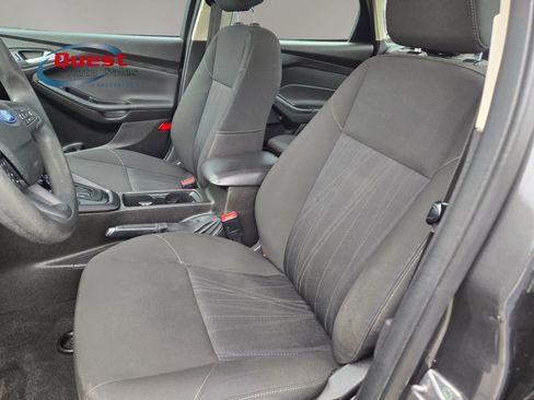 Used 2016 Ford Focus SE FWD image 24