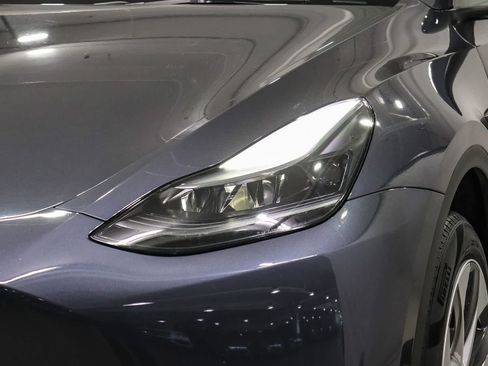Used 2023 Tesla Model Y 2WD image 7