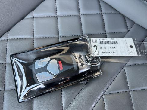 Used 2023 Audi S4 Premium Plus w/ Premium Plus Package image 38