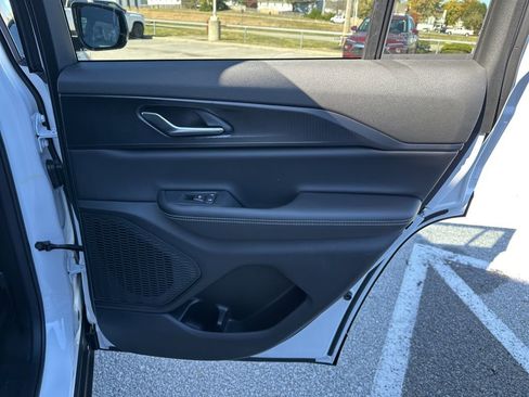 New 2025 Jeep Grand Cherokee Altitude AWD/4WD image 44