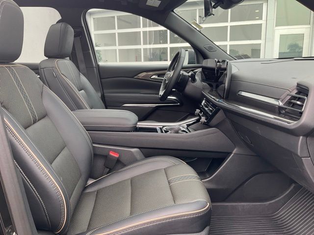 Used 2026 Chevrolet Traverse High Country w/ LPO, Floor Liner Package AWD/4WD image 11