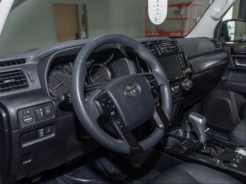 Used 2022 Toyota 4Runner TRD Off-Road Premium AWD/4WD image 9