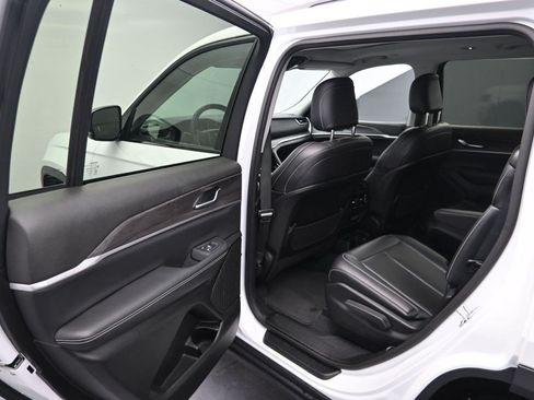 Used 2023 Jeep Grand Cherokee L Limited w/ Black Appearance Package AWD/4WD image 11
