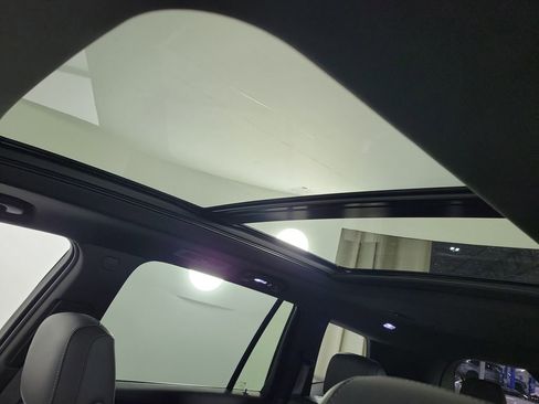 Certified 2025 Cadillac XT6 Premium Luxury w/ Technology Package FWD image 18