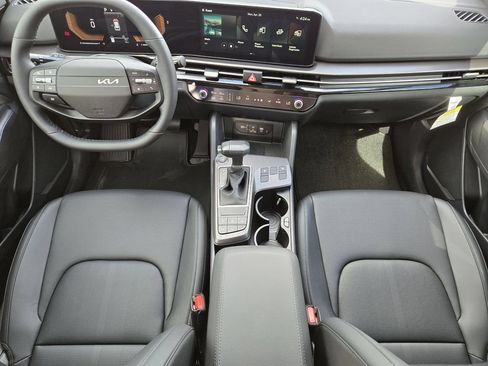 New 2026 Kia Sportage EX FWD image 21