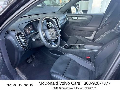 Used 2023 Volvo XC40 Recharge Ultimate w/ Protection Package Premier AWD/4WD image 5
