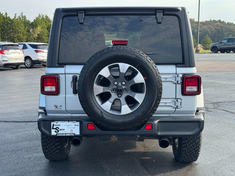 Used 2022 Jeep Wrangler Unlimited Sahara w/ Cold Weather Group AWD/4WD image 4