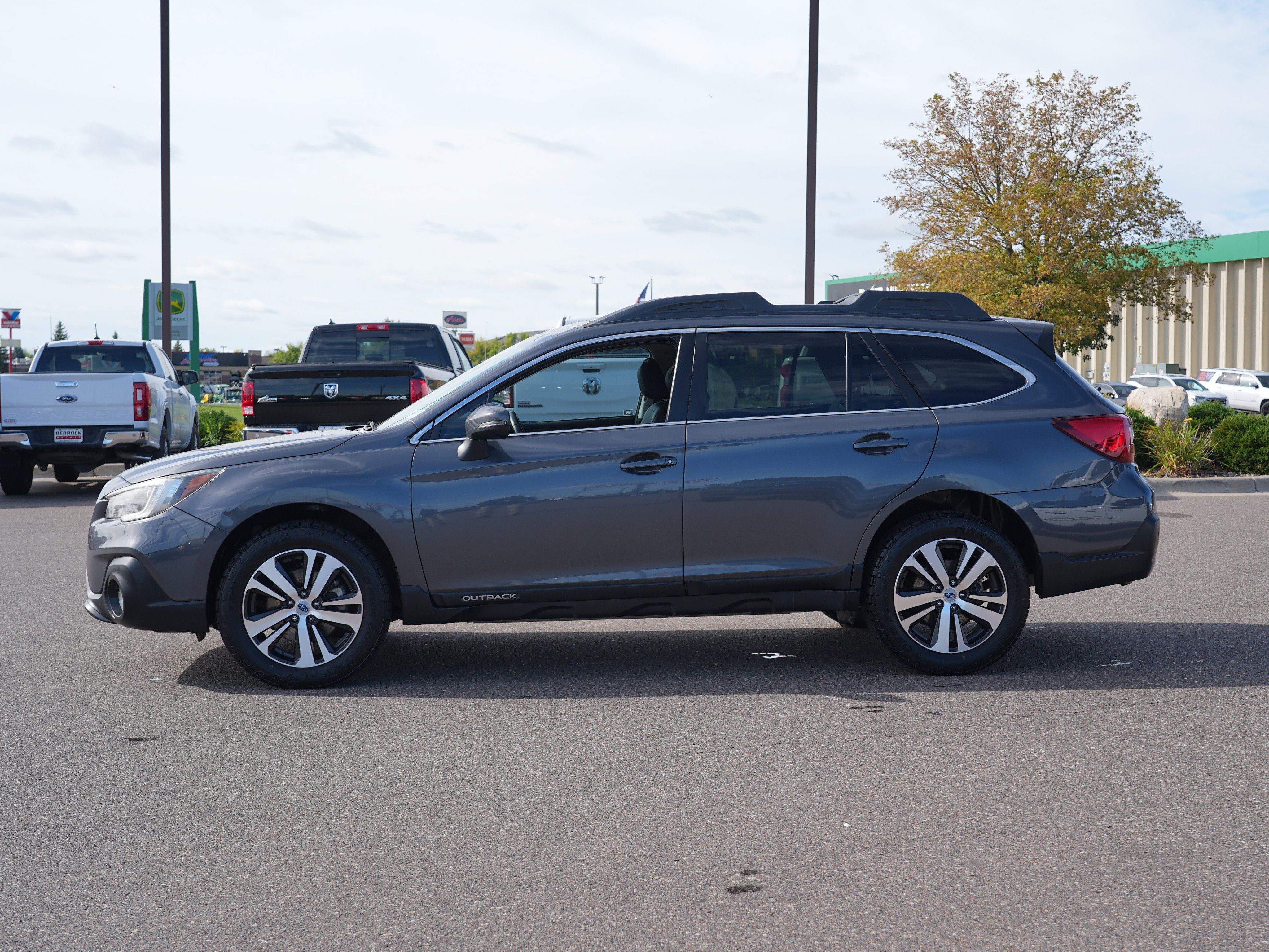 Used 2018 Subaru Outback 3.6R Limited AWD/4WD image 6
