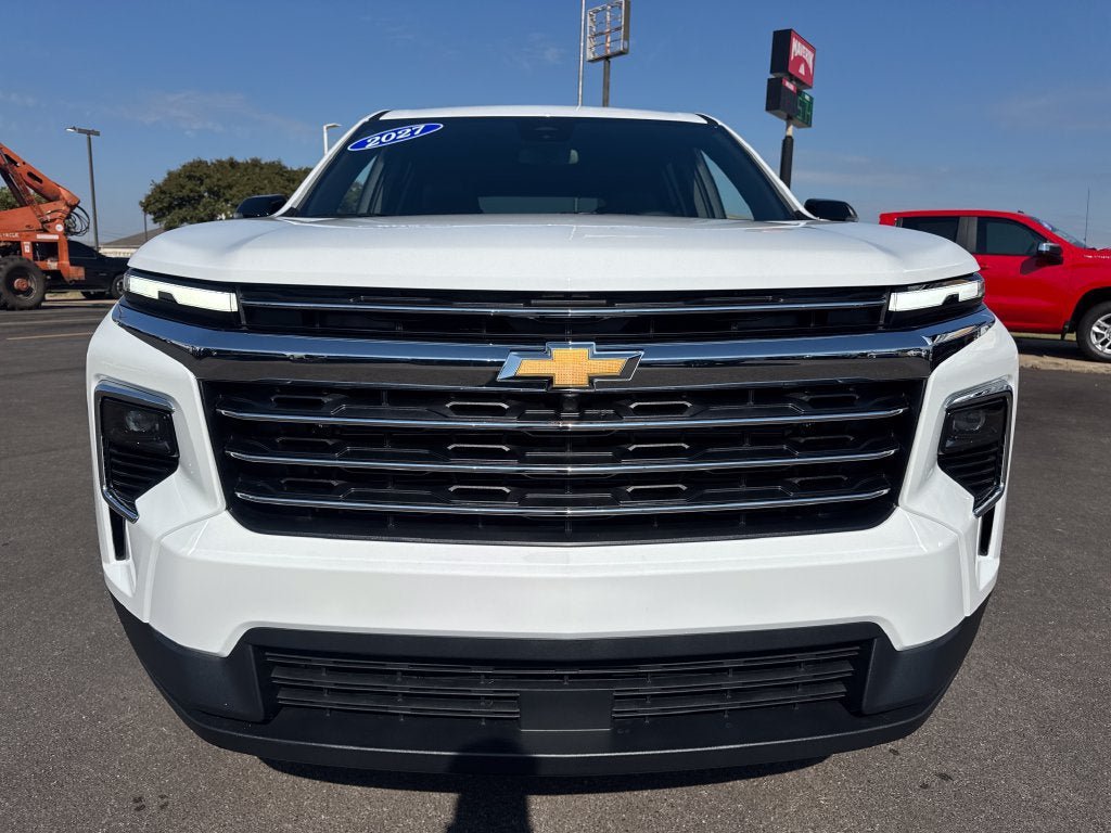 New 2027 Chevrolet Traverse LT w/ LPO, Floor Liner Package FWD image 10