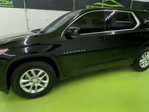 Used 2020 Chevrolet Traverse LS AWD/4WD image 4