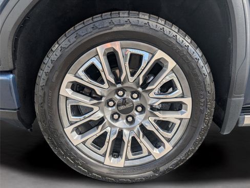 Used 2023 GMC Sierra 1500 Denali Ultimate image 9