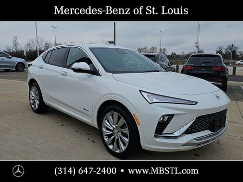 Used 2024 Buick Envista Avenir image 2