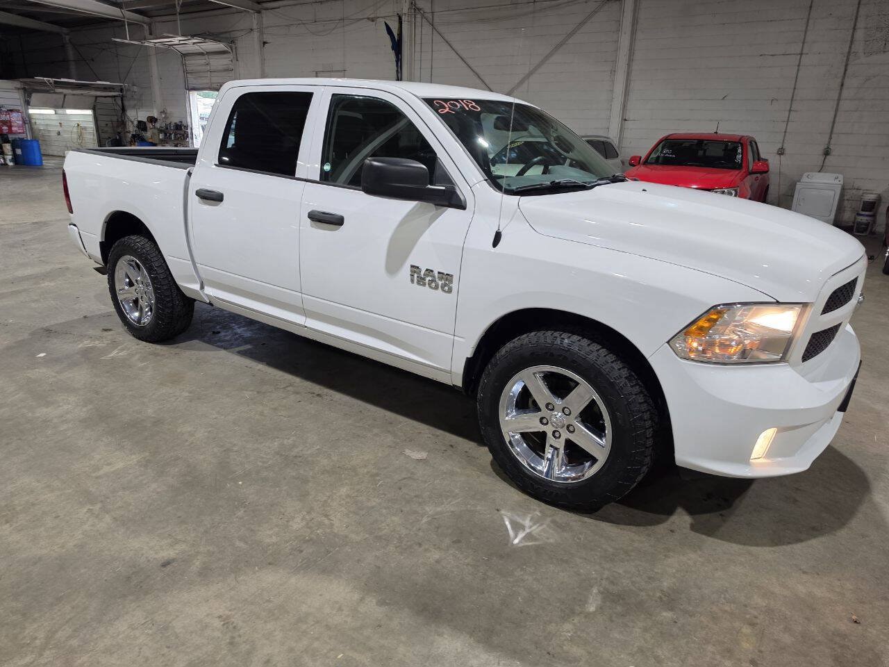 Used 2018 RAM 1500 Express AWD/4WD image 23