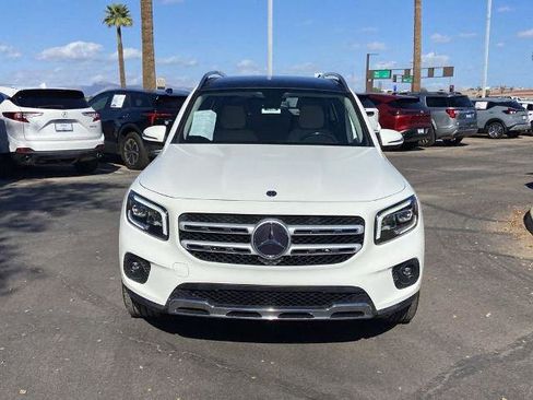 Used 2020 Mercedes-Benz GLB 250 4MATIC image 3