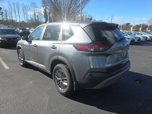 Used 2023 Nissan Rogue S image 6