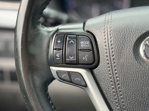 Used 2023 Toyota Highlander Platinum AWD/4WD image 10