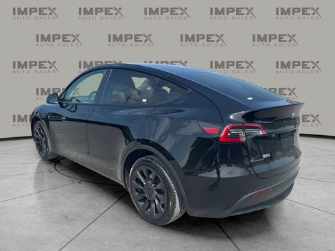 Used 2023 Tesla Model Y Long Range AWD/4WD image 3