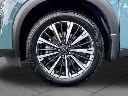 New 2026 Nissan Pathfinder Platinum w/ Accent Package FWD image 11