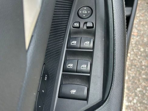 Used 2022 BMW 430i Convertible w/ M Sport Package RWD image 17