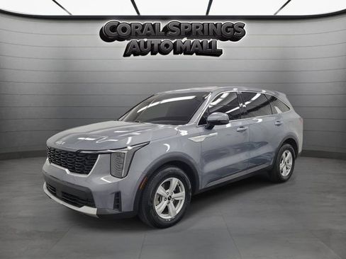 Certified 2024 Kia Sorento LX FWD image 3