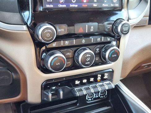 Used 2020 RAM 3500 Laramie image 19