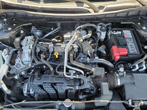 Used 2025 Nissan Altima 2.5 SV FWD image 10