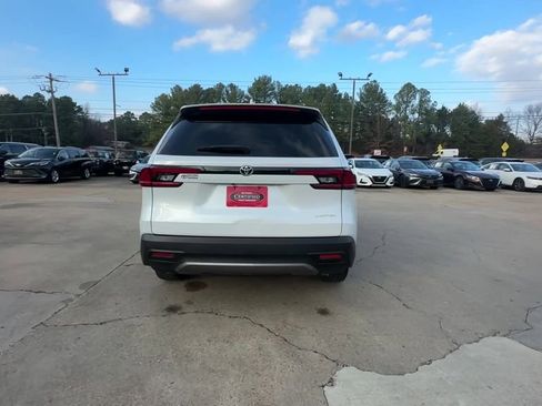 Used 2025 Toyota Grand Highlander Limited image 4