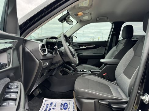 Used 2025 Chevrolet TrailBlazer LT AWD/4WD image 17