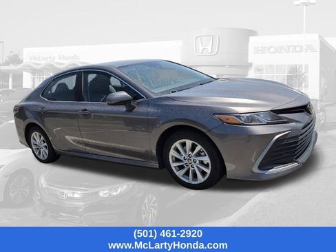 Used 2024 Toyota Camry LE FWD image 6