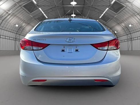 Used 2013 Hyundai Elantra GLS FWD image 4