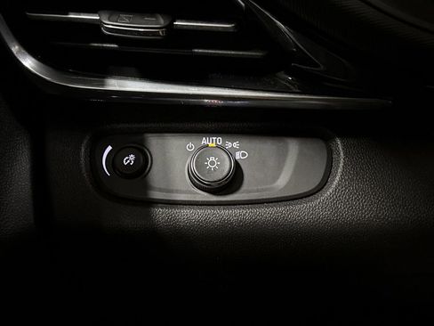 Used 2024 Buick Envista Sport Touring w/ Convenience I Package image 18