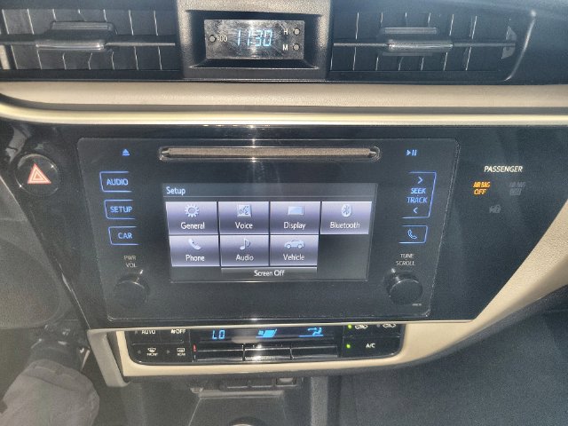 Used 2017 Toyota Corolla LE FWD image 18